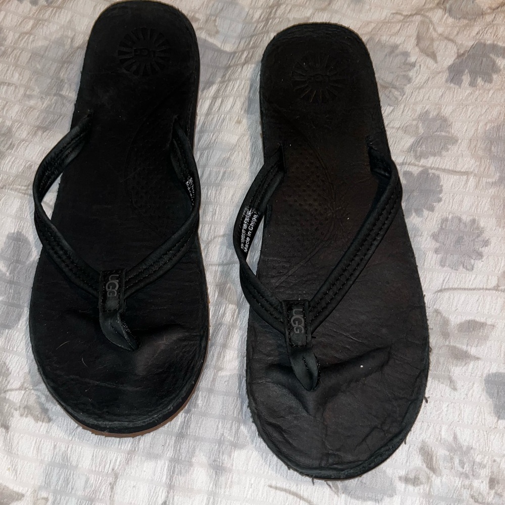UGG flip flop sandals